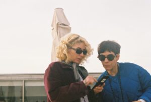 Marta Bateira Instagram - 19.03.2023
Primeira praia, areia, mar, gelado da Lu. 🥹 Ela totalmente entregue.
📸 analógica pela minha amiga @pandaferoz 🫶🏽