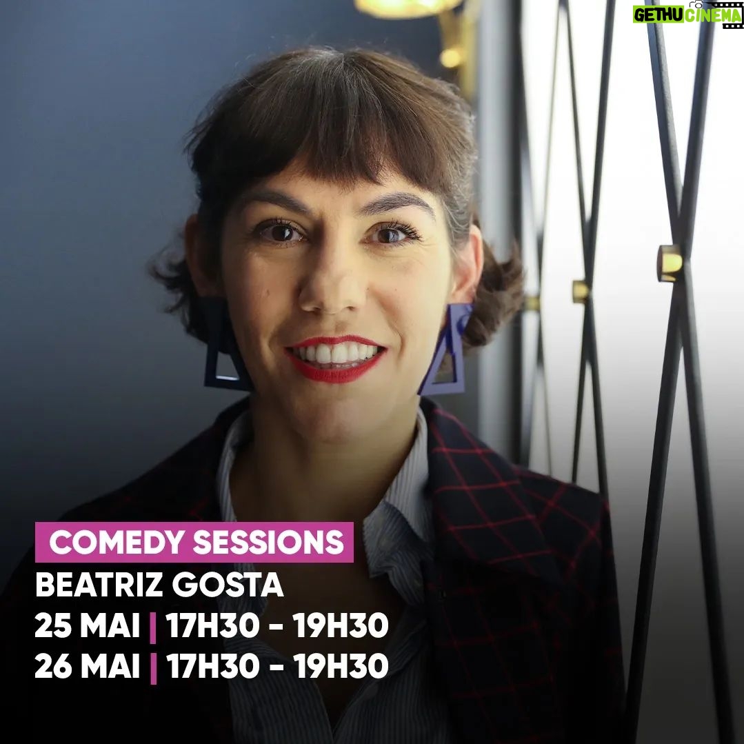 Marta Bateira Instagram - Este ano, a FNAC vai estar presente no North Festival com um stand de COMEDY SESSIONS, que não vais querer mesmo perder! 🤩 Quem vais poder ver neste Ponto de Encontro do Humor? 🎙️ Beatriz Gosta 🎙️ Joana Gama 🎙️ Jorge Gonçalves 🎙️ Rafu ... e tu também vais poder ter o teu minuto de fama com os vários Open Mics que vamos dinamizar! 🤟 👉 Do que estás à espera? Faz swipe para consultar os horários das sessões e aparece! #comedysessionsfnac #northfestival #beatrizgosta #joanagama #jorgegonçalves #rafu #openmic