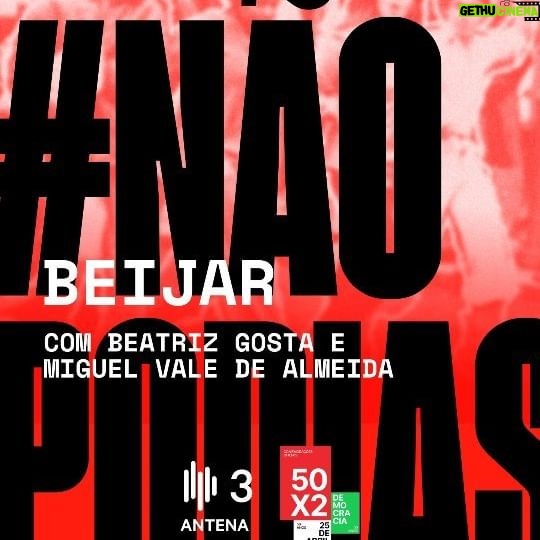 Marta Bateira Instagram - Amanhã há #NÃOPODIAS, na @antena3rtp. O antropólogo @miguelvaledealmeida, que foi deputado à Assembleia da República em 2009 e uma das vozes mais ativas na aprovação da lei que consagrou o casamento entre pessoas do mesmo sexo, reflete sobre os avanços e retrocessos nos direitos das minorias. @beatrizgosta revela os desafios de ser uma das pioneiras no humor feminista em Portugal. A juntar-se à conversa estará ainda António Vale, presidente da @amplos.bo e pai de um jovem trans. 📻 #NÃOPODIAS Beijar, 9 de dezembro, às 10h, na @antena3rtp ️▶️ Todos os episódios disponíveis nas plataformas de podcast, na @rtpplay e em antena3.rtp.pt #50anos25abril #25deabril #50x2 #NãoPodias #25deAbrilSempre