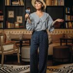 Marta Bateira Instagram - Entrevista sobre Espíritos Livres na @activarevista deste mês. 🥰❤️💋 Queria as fotos todas para moi! 🍸💅🏼 🖌️ @cintiasaka 📸 José Pedro Tomás 💄 @sandramakeupfernandes 🏨 @torelpalace_porto
