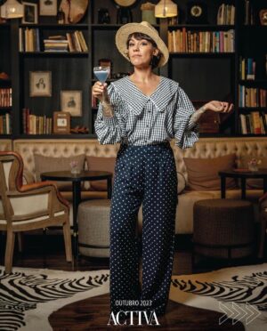 Marta Bateira Instagram - Entrevista sobre Espíritos Livres na @activarevista deste mês. 🥰❤️💋 Queria as fotos todas para moi! 🍸💅🏼

🖌️ @cintiasaka 
📸 José Pedro Tomás 
💄 @sandramakeupfernandes 
🏨 @torelpalace_porto