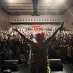 Marta Bateira Instagram – A foto está hellowee mas vocês estiveram tudoooo!!! 😍🙌🏽❤️🫠
OBRIGADA MAIS UMA VEZ, OLIVEIRA DE AZEMÉIS!!! 🥰💃🏽🪭🌺💘