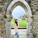 Marta Żmuda-Trzebiatowska Instagram – Magiczna Irlandia…

Aż zatęskniłam za jakąś rolą w filmie, serialu kostiumowym. Gdzie byście mnie obsadzili? Jakieś pomysły? 🎥🎬🍿

#puscmywodzenaszejwyobrazni