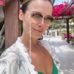 Marta Żmuda-Trzebiatowska Instagram - Moja Majówka ciut się przedłużyła w tym roku 🌸☀️🧘🏻‍♀️🍉🌴, stąd moje milczenie tu. Kiedy się relaksuję telefon idzie „w kąt”. Umiecie tak? 😉 Najwyższa pora wracać do pracy! @agencja_bumerang melduję się gotowa do działania ☄️💥 #pocztowkazwakacji