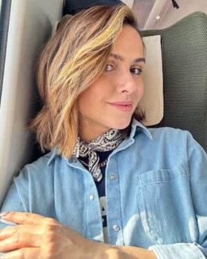 Marta Żmuda-Trzebiatowska Instagram - Pociągi…
swego czasu spędzałam w nich sporo czasu, głównie pokonując trasę Warszawa-Kraków-Warszawa. Poznałam w nich wielu wspaniałych ludzi, wysłuchałam ogrom historii. 
Z kim z was widziałam się w podróży?
Pozdrowienia z 🚆 

#wpodróży