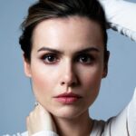 Marta Żmuda-Trzebiatowska Instagram - I znowu nie mogę się zdecydować - w kolorze czy czarno-białe, w obiektywie @eliza_stegienka 💫 Nowa sesja do aktorskiego cv @agencja_bumerang