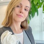 Marta Żmuda-Trzebiatowska Instagram – 🎶

„Dzisiaj rano niespodzianie zapukała do mych drzwi
Wcześniej niż oczekiwałem przyszły te cieplejsze dni
Zdjąłem z niej zmoknięte palto posadziłem vis a vis
Zapachniało zajaśniało wiosna ach to ty”
M.Grechuta

Kto jej wypatruje i już nie może się doczekać?!
Retoryczne pytanie, co? Wszyscy mamy już dość tej szarości za oknem… Jeszcze chwileczkę, jeszcze momencik 🌸🌼🪻