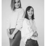 Marta Żmuda-Trzebiatowska Instagram - „Troska o innych jest najpiękniejszym gestem, niezależnie od tego, jak niewielka jest to pomoc.” Troska to kolejna emocja w naszym kalendarzu, a kolejnymi bohaterkami są Agata Komorowska i Marta Żmuda Trzebiatowska. „Agata ma 21 lat. Uwielbia pozować do zdjęć i teledysków, gra na deskach teatru w Gdańsku. Pokonała w życiu wiele przeszkód, przez co ma w sobie odwagę i otwartość na przygody i nowe doświadczenia.” Kalendarz charytatywny - Emocje.poza.kadrem - to projekt, z którego dochód zostanie w całości przekazany na cele statutowe Fundacji JA TEŻ wspierającej osoby z niepełnosprawnością intelektualną, w szczególnosci z zespołem Downa. Mamy nadzieję, ze nasi bohaterowie pomogą nam wspólnie łamać bariery i sprawić, ze swiat osób z niepełnosprawnością będzie piękniejszy i łatwiejszy. Kupując kalendarz możecie realnie przyczynić sie również do zwiększenia aktywności zawodowej osób dorostych z zespołem Downa, które będą pracować przy ich pakowaniu i wysyłce. 📩 Link do zakupu w bio 📩 i w komentarzu ❤️. #emocjepozakadrem #kalendarzcharytatywny #kalendarzjateż2024❤️