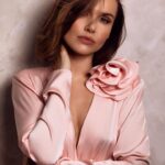 Marta Żmuda-Trzebiatowska Instagram - Tyle planów, tyle marzeń… 💫🪐 Nie odpuszczam Dopiero się rozpędzam… Wierzę w siebie Ufam sobie 🌹 📸 @eliza_stegienka