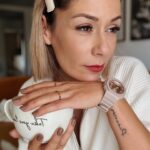 Marta Melro Instagram - “Tenho fome da extensão do tempo, e quero ser eu sem condições.” Fernando Pessoa 🖋️ @gshockportugal #GMAS2100MD #gshockportugal #ad