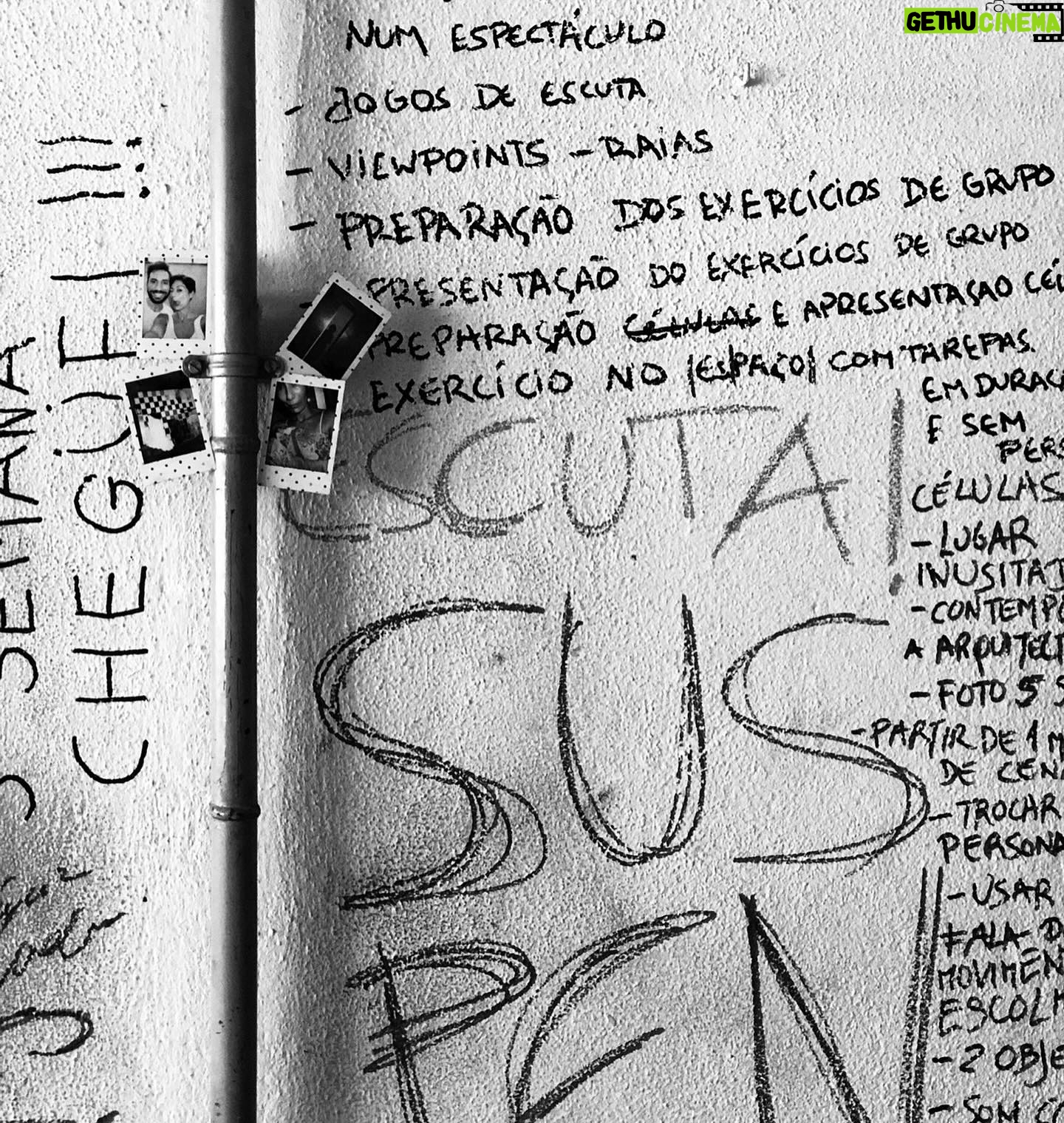 Marta Melro Instagram - Antes de uma criança começar a falar, ela canta. Antes de escrever, ela desenha. No momento que consegue ficar de pé, ela dança. Arte é fundamental para a expressão humana. #diamundialdoteatro