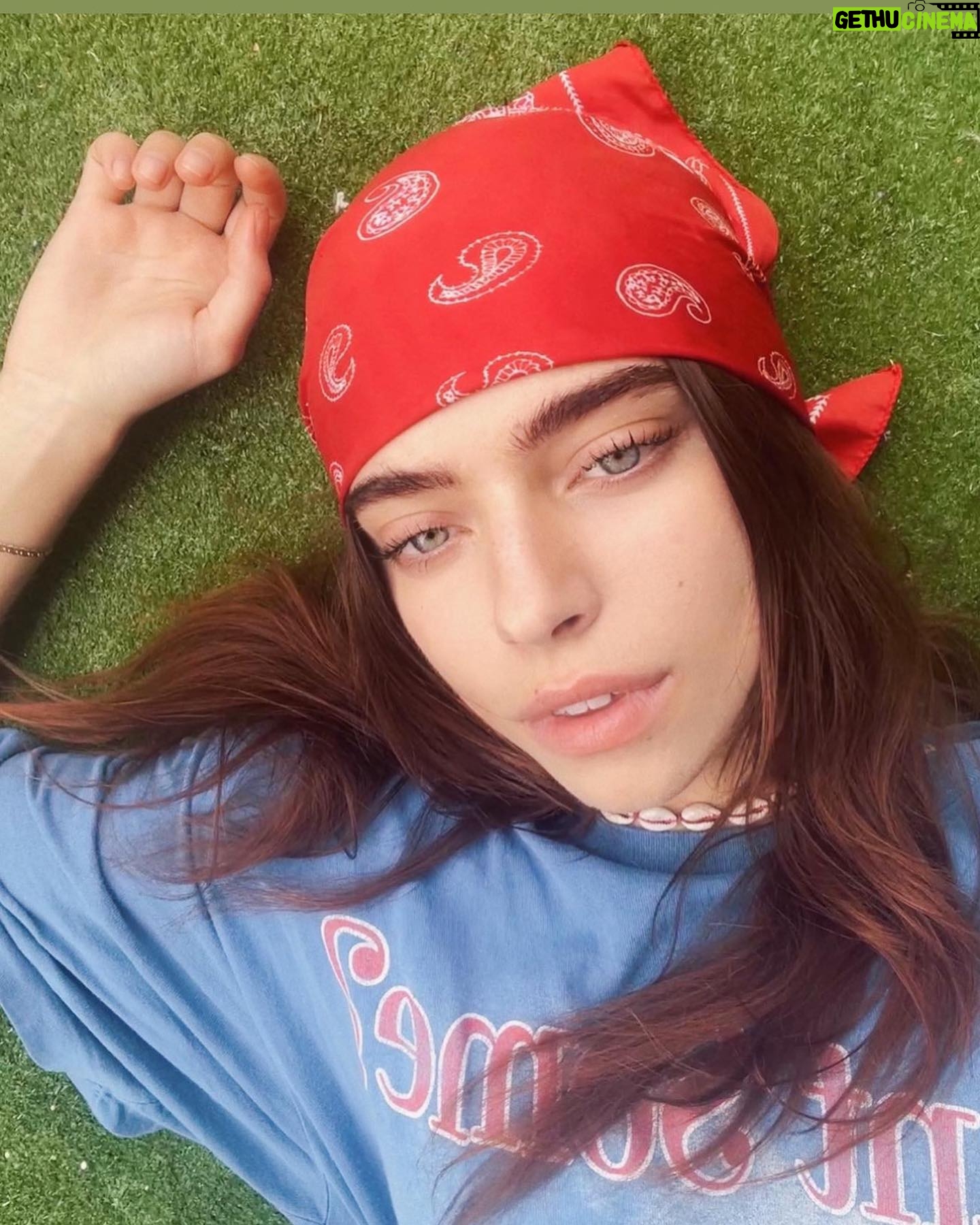 Marta Piekarz Instagram - pretty funny is out now!! Thank you so much @zev_troxler @thepandastudios @evan.yoshino @dreamclub.us @theresa.wav I wouldn’t exist with out these people so the biggest thank you ever ever ever!! And now I’m gunna go play it on repeat till I hate it 🥰