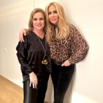 Marta Sánchez Instagram - Que bueno disfrutar de una noche como la de ayer contigo!! @luciaggalan Gracias por ser siempre esa mujer maravillosa, humilde, positiva, alegre y divertida que un día conocí hace décadas en América. Cuántos recuerdos juntas…. Te quiero mucho. #martasanchez #martisimasanchez @rberdones gracias por esa cena tan especial. 🤍🤍🤍 #disfrutandolavidaconamigos