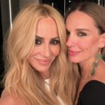 Marta Sánchez Instagram – Ayer celebré en petit comité mi cumpleaños anticipadamente con los amores de mi vida…. Hoy 8 de mayo, día en que nací hace 58 años, comparto con los que me queréis estas fotos… Me siento muy orgullosa de como he llegado a este momento de mi vida, luchando por conseguir lo que siempre anhelé: estar rodeada de la gente que quiero y de gente buena de verdad, seguir disfrutando de mi familia, trabajo y tiempo  con mis amigos, gozar de cada día como si fuese el último, no mirar atrás, seguir cuidándome, hacer lo que me hace feliz, darme en cuerpo y alma para  dedicaros toda mi música y mi voz, estar en paz, agradecer todo con lo que estoy bendecida,  seguir soñando eternamente y que nunca me faltéis… Millones de gracias por los cientos de mensajes maravillosos que me habéis enviado. Gracias de todo corazón. Os quiero muchísimo!!! Gracias amor mío por todo lo que me das cada día. @federicoleonsierra  Gracias Pau por ser una hija ejemplar. Te quiero! @paulacabanas3  Gracias amigas por estar siempre en lo bueno y lo malo. @gaunandfi @carolabaleztena y tantas que tengo la suerte de tener y que quiero ver cuando el trabajo me lo permita!! Gracias vida. Gracias tiempo. Bienvenido seas siempre. ⭐️ @arggido (gracias por, una vez más, ponerme guapa con vuestras maravillosas creaciones!) y @kabuki_madrid (gracias por una cena insuperable!! Sois los mejores) @magritshoes @joyeriasuarez @maribelyebenes  #martasanchez #esmicumpleaños #happybirthdaytome #martisimasanchez #peonias #desayunocontifanny 🩵