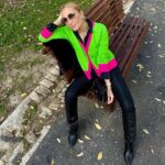 Marta Sánchez Instagram - Pensando con ilusión en este nuevo año…. En las buenas, en las malas, en días de luz y días de sombras…. Sola o acompañada. Animada o más tristona… enérgica o cansada… Pero siempre sin miedo a caminar y sin dejar de apreciar lo que tengo ni un solo día. Me pienso gozar el 2024. 💚💖 @cuchy_es @vilagallo_official @glory_sunglass @aristocrazy @pinkoofficial #graciaslisboaporuncomienzoespectacular #lisbon #martasanchez #martisimasanchez