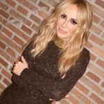 Marta Sánchez Instagram - Mi Galicia del alma… Siempre cantar para vosotros… os quiero. ##luar @mateo.makeup @victoria.coleccion @carlaruizcostura #tvg #martasanchez #martisimasanchez @swarovski