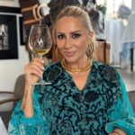 Marta Sánchez Instagram - Celebrando momentos en mi isla favorita y en la mejor compañía. Eso si es un privilegio. 🦋🧡 #laspalmasdegrancanaria @locandaelroque #michampan #vamosalsur #maspalomas #atardecer @cuchy_es #robertocavalli @juliamunozarevalo #martasanchez #martisimasanchez #puravida @aristocrazy