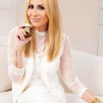 Marta Sánchez Instagram - Gracias a mi edad, he podido entender y amar la vida de una manera diferente, enamorarme de quien soy y ser partícipe fundamental para disfrutar de la vida minuto a minuto y con los míos. Y ahora lo comparto con vosotras junto a Supreme de @esteelauder_es , el tratamiento con el que cuido mi piel. #GraciasAMiEdad #BecauseOfMyAge #esteelauder