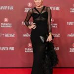Marta Sánchez Instagram - Fin de semana en #malaga imparable. Gracias @vanityfairspain por una noche entre amigos. @davidxdyp 🤍 Si; repetí mi @versace vintage. Un vestido que tiene ya 31 años en mi armario y que fue el que lucí en mi vídeo y alguna tele de promoción de “Desesperada”… @milabentabol gracias por llevarme a conocer mi nueva tienda fetiche en la ciudad (que por cierto, está más bonita que nunca..) #Pompeu #Pompeumalaga #theworldofcontemporaryluxuryfashion Málaga: nos vemos pronto. Joyas @juliamunozarevalo @my.beautyexperience @festivalmalaga #martasanchez #martisimasanchez