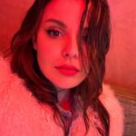 Marta Torné Instagram - Me encanta que llueva, no llevar paraguas y hacerme fotos 🌧️❤️🥰