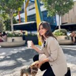 Marta Torné Instagram - Fotitos de hoy que me hacen feliz. Un día resplandeciente, café y mi Rufus siempre conmigo. ¿Qué más puedo pedir? La verdad es que cada vez priorizo más poder ir a sitios donde puedo llevarme a Rufus… Por cierto, este viernes y sábado en @westfieldglories organizan los #WestfieldDays con muchas actividades free🎢 En stories os dejo toda la info para tener vuestro pase VIP🥰