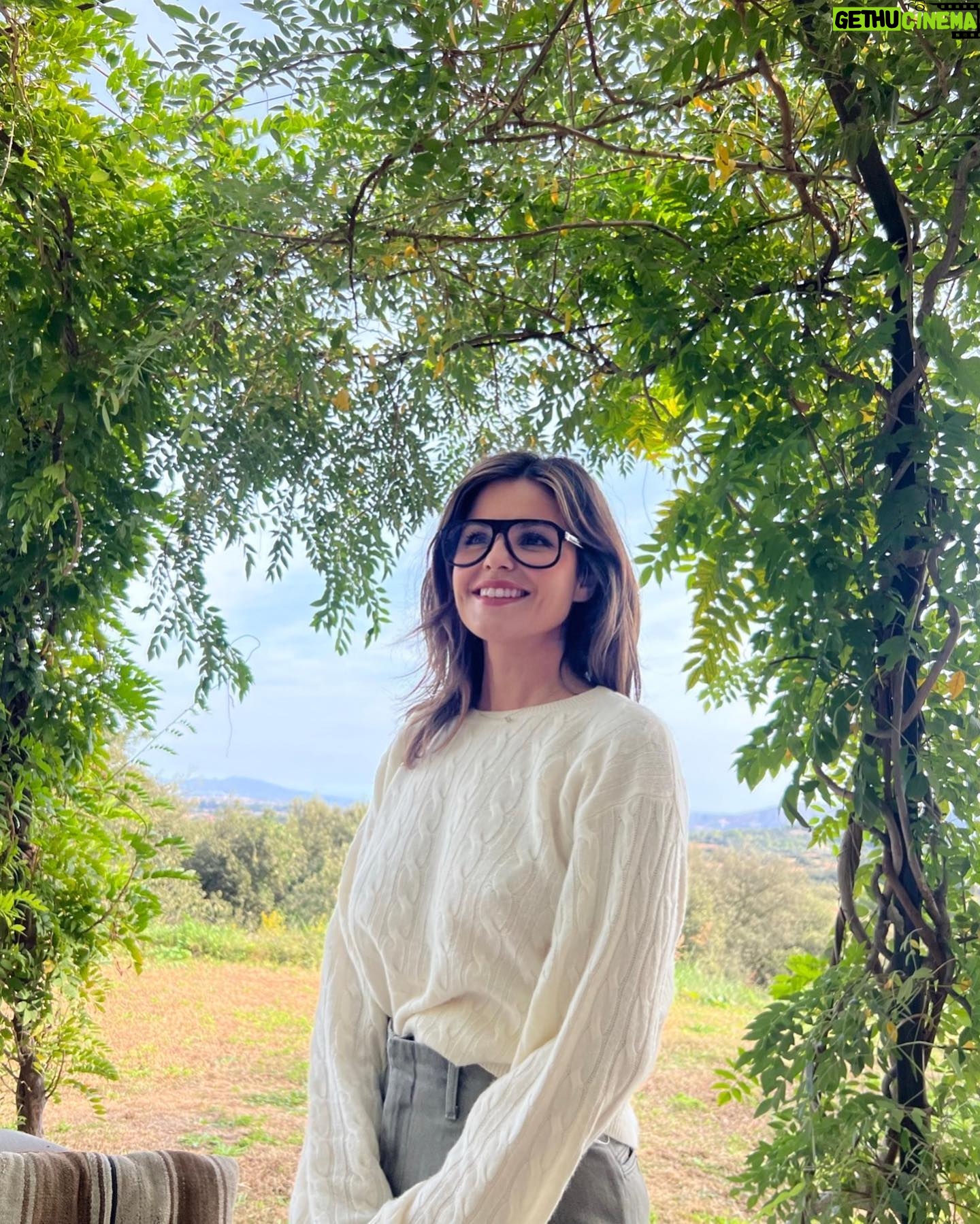 Marta Torné - 5.2K Likes - Ganas de Otoño de verdad. Mi estación preferida 🌳🍂☀️ Look de @uniqloeurope en @viu_emporda OS DESEO MUY BUEN FIN DE SEMANA!!!!! 💝