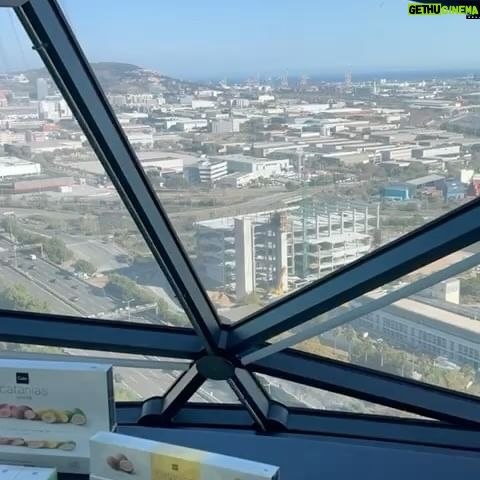 Marta Torné Instagram - Que bien lo pasamos el sábado pasado gracias a @catanies en el @vermutlluciaferrer con unas vistas increíbles y una compañía inmejorable. Es un placer ser embajadora de una marca tan familiar, honesta y con un producto que regala momentos de felicidad 🙏🏻🥰❤️