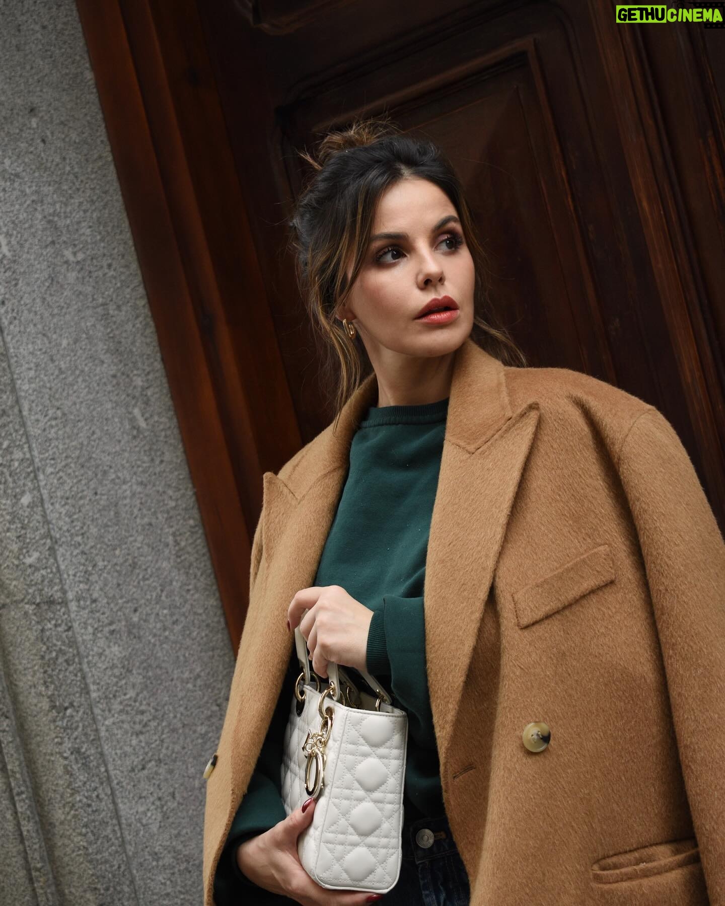 Marta Torné Instagram - Me encantan los días de lluvia, los viernes y llevar los pies calentitos ☺️ Buen fin de semana a todos! 📸 @laura_mmadrigal