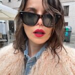 Marta Torné Instagram - Me encanta que llueva, no llevar paraguas y hacerme fotos 🌧️❤️🥰