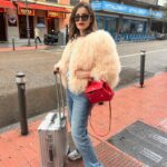 Marta Torné Instagram - Me encanta que llueva, no llevar paraguas y hacerme fotos 🌧️❤️🥰