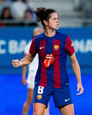Marta Torrejón Instagram - About last night… ➕3️⃣, ⚽️ and 4️⃣0️⃣0️⃣ games 🤘👅💙❤️