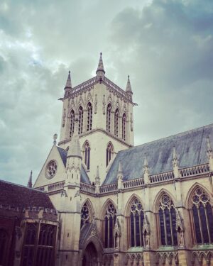Martha Plimpton Instagram - I fell in love with #Cambridge. #swipeleft⬅️