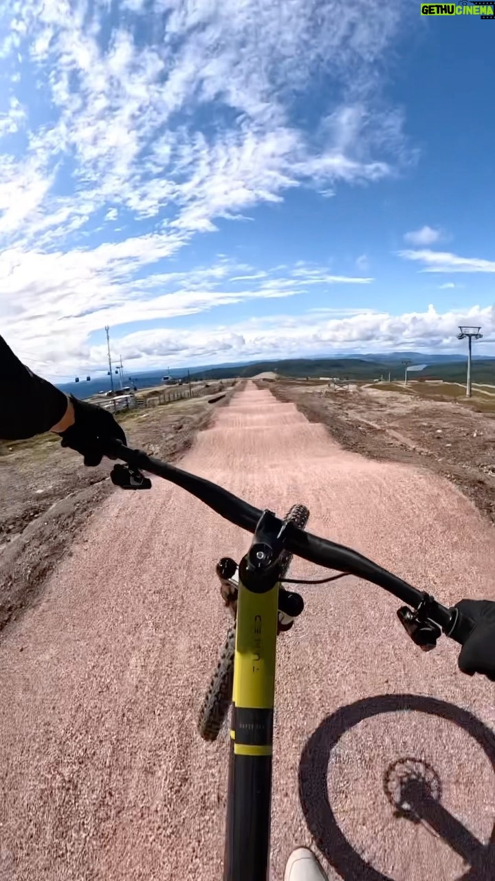 Martin Söderström - 7.5K Likes - It’s 2023, seriously who’s got time for turns?
Straight Rhythm @idrefjall 🔥
#StraightRhythm #Bikepark #Idre