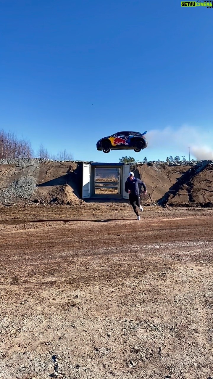 Martin Söderström - 3.8K Likes - 2022 - When I realized that success & happiness are different things ✔️
Massive thanks to @idrefjall @thule @pocsports @iamspecialized_mtb @adidasterrex @srammtb
@fiveten_official