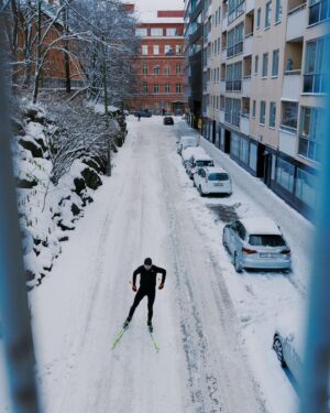 Martin Söderström Instagram - Welcome winter! Join us for a real winter city cruise.⁠
⁠
#livetoski  #xcskiing #fischernordic #fischerski⁠
⁠
📷️ @adamklingeteg