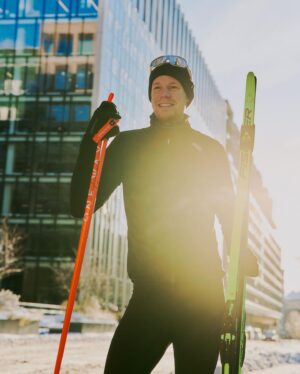 Martin Söderström Instagram - Welcome winter! Join us for a real winter city cruise.⁠
⁠
#livetoski  #xcskiing #fischernordic #fischerski⁠
⁠
📷️ @adamklingeteg