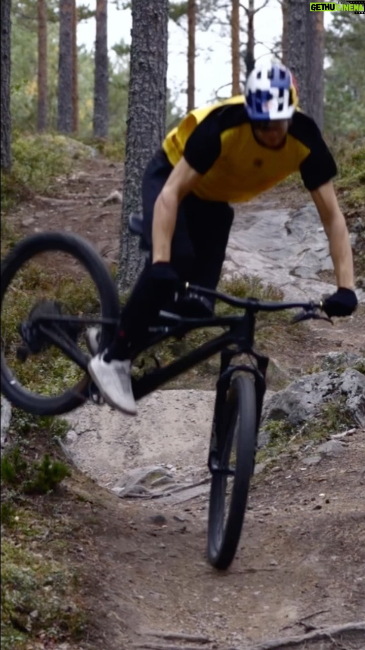 Martin Söderström - 6.4K Likes - Getting pumped for summer! 🔥
@iamspecialized_mtb #Stumpjumper
🎥 @clemensjezler @coldnail_