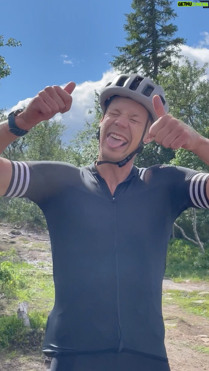 Martin Söderström - 3.2K Likes - If it’s not fun, you’re not doing it right 🤷🏼♂️
@iamspecialized_mtb @specializednordics