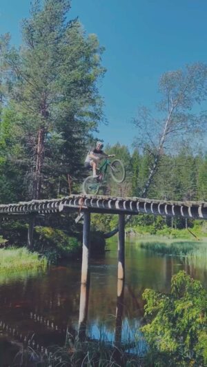 Martin Söderström Instagram - Sweden right now 🤤
#SpecializedEpic