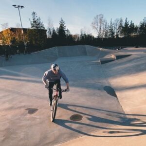 Martin Söderström Instagram - 1, 2 or 3 ⁉️
I don’t understand how BMX’ers can ride concrete all the time, the smallest crash hurt so bad 😵