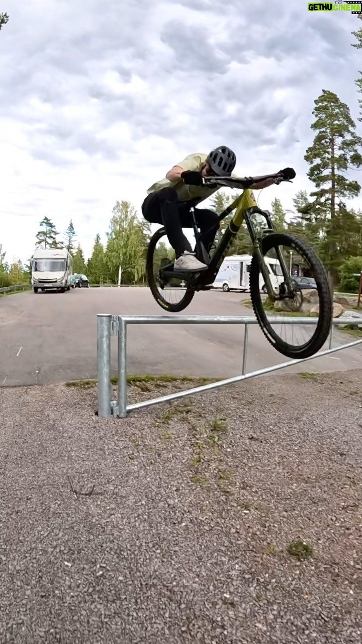 Martin Söderström - 8.4K Likes - Check out a lap with rap 🎤
What move is your favourite?!?
#GeniusST