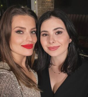 Martina Zábranská Instagram - Real life Naďa & Lenka 🙃 
TV BESTIES 📺❤️
#mamanaprenajom