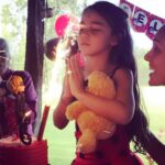 Martina Gusmán Instagram – 🐞🌈

Un arcoíris para vos princesa … 🌈
❤️🖤❤️
Ella… Mi Miraculous 
❤️🖤❤️

¡Felizzzzz cumple! 💫