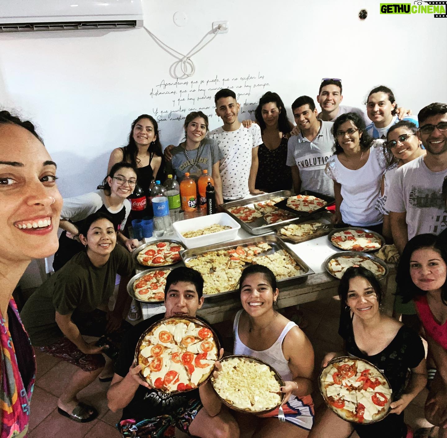 Martina Gusmán Instagram - ❤️💙💜💚💫 Ser parte de esta hermosa familia es uno de los regalos más bonitos! Graciassss por estas 48hs de tantas emociones… entrega … alegría … cariño y compromiso ! #ResiDeCorrientes 💫 #ResidenciasUniversitarias #Voluntariado #FundacionSi @sifundacion