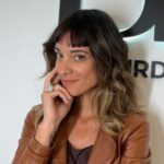 Martina Gusmán Instagram - ✨ Preparando motores para los #PremiosPlatino2023 🤍 👉🏽 Visitando a la crack de @bibihairdresser 💇🏻‍♀️🙌🏽💜💛🧡 👉🏽 @montibellohair_es ✨✨✨✨✨✨✨✨✨ 🫶🏼 Graciassss @rosagironacom por acompañarme con tanto cariño 🙏🏻🤍
