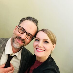 Martina Hill Instagram - Ach, war das heute ein ganz besonders schöner und lustiger Drehtag! Danke @kurt_kroemer_berlin 😍❤️

#umwegeerweiterndieortskenntnis 
#wieverbleibenwirdennjetzte? #gibtsnochnudeln?