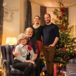 Martina Hill Instagram - 🎄HEUTE Abend 22:45 nicht verpassen🌟 Das große neue X-Mas Special der #martinahillshow in @sat.1🎅🏻 #knallerweihnachten #frohesfestelachen #weihnachtenmitdenamigas #larissatestetberufe #vorfreudeistdieschönstefreude #dankeansteamhabeuchlieb😘 #sendehinweismitweihnachtsgefühl❤️