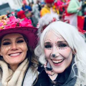 Martina Hill Instagram - Kölle🎉Alaaf 🥳 
@carokebelin ⬅️ Beste!😘❤️