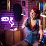 Martina Hill Instagram - 💥HEUTE ABEND NEUE FOLGE so um 22:35 in SAT1🎃 mit „Alarm für Mutti 11“, neuem von Sybille, der darken Tenöse💃🏻, Rebecca und Larissa, Jenny Silverstick und viel mehr🥳 #martinahillshow #heissklebepistole #werbungausspass #love❤️