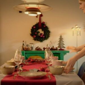 Martina Hill Instagram - Ich liebe Raclette zu Weihnachten, ihr auch?😍

#soschönpraktisch #mitliebegekocht #martinahillshow #xmasdiy